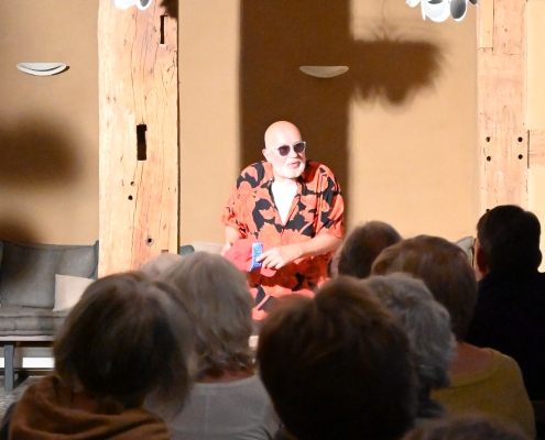 KulturKanapees 2023 - Schauspieler Rainer Galke verwaltet die Alte Apotheke in eine Schauspielkulisse
